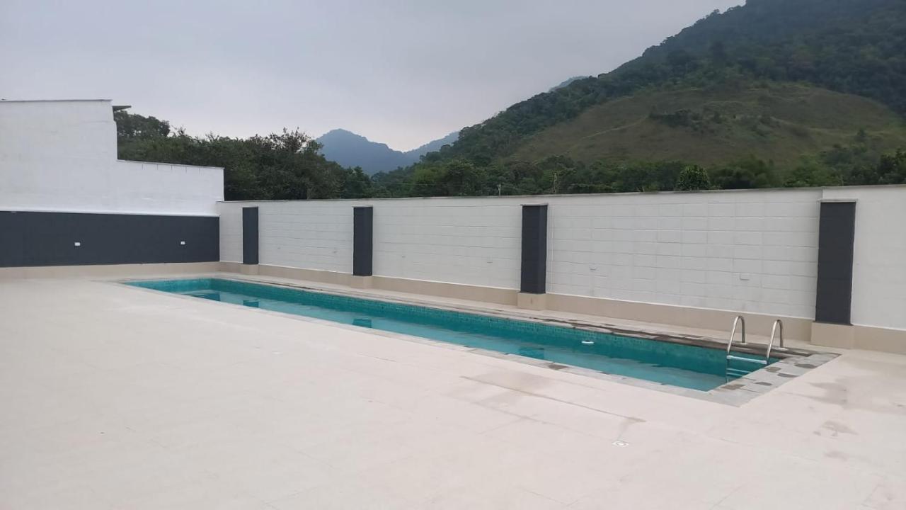 Jathy - Centro, Varanda Gourmet, Ar Condicionado, Piscina E Wi-Fi Ubatuba Luaran gambar