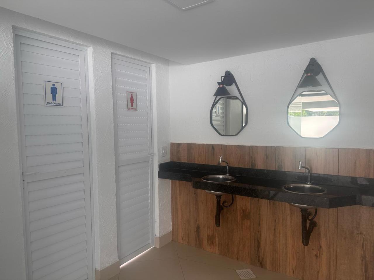 Jathy - Centro, Varanda Gourmet, Ar Condicionado, Piscina E Wi-Fi Ubatuba Luaran gambar